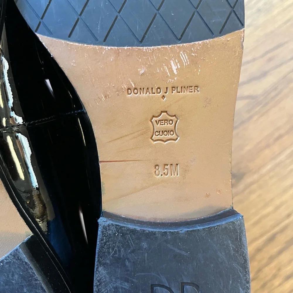 Slip on loafer collegiate Mob wife walking preppy Donald Pliner  fur size 8.5